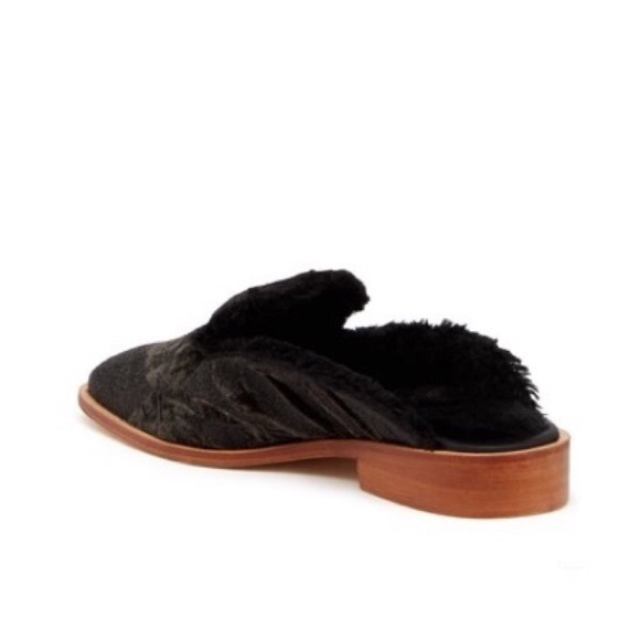 NWOB Free People Velvet Embroidered Fur Lined Mule - Picture 6 of 7